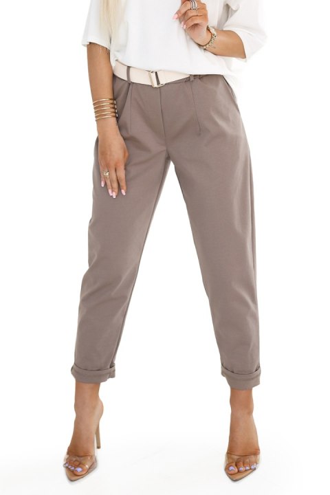 590-1 Stylowe spodnie z kieszeniami i ozdobnym paskiem - MOCHA MOUSSE 590-1 Stylowe spodnie z kieszeniami i ozdobnym paskiem - MOCHA MOUSSE