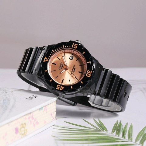 Zegarek Damski Casio LRW-200H-9E2VDF + BOX Zegarek Damski Casio LRW-200H-9E2VDF + BOX